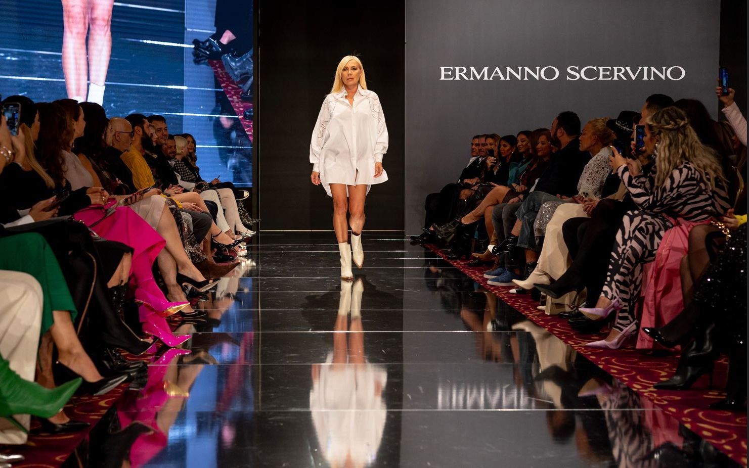 Ermanno Scervino a prezentat publicului din Rom&acirc;nia cea mai recentă colecție, &icirc;n prezența cofondatorului mărcii italiene